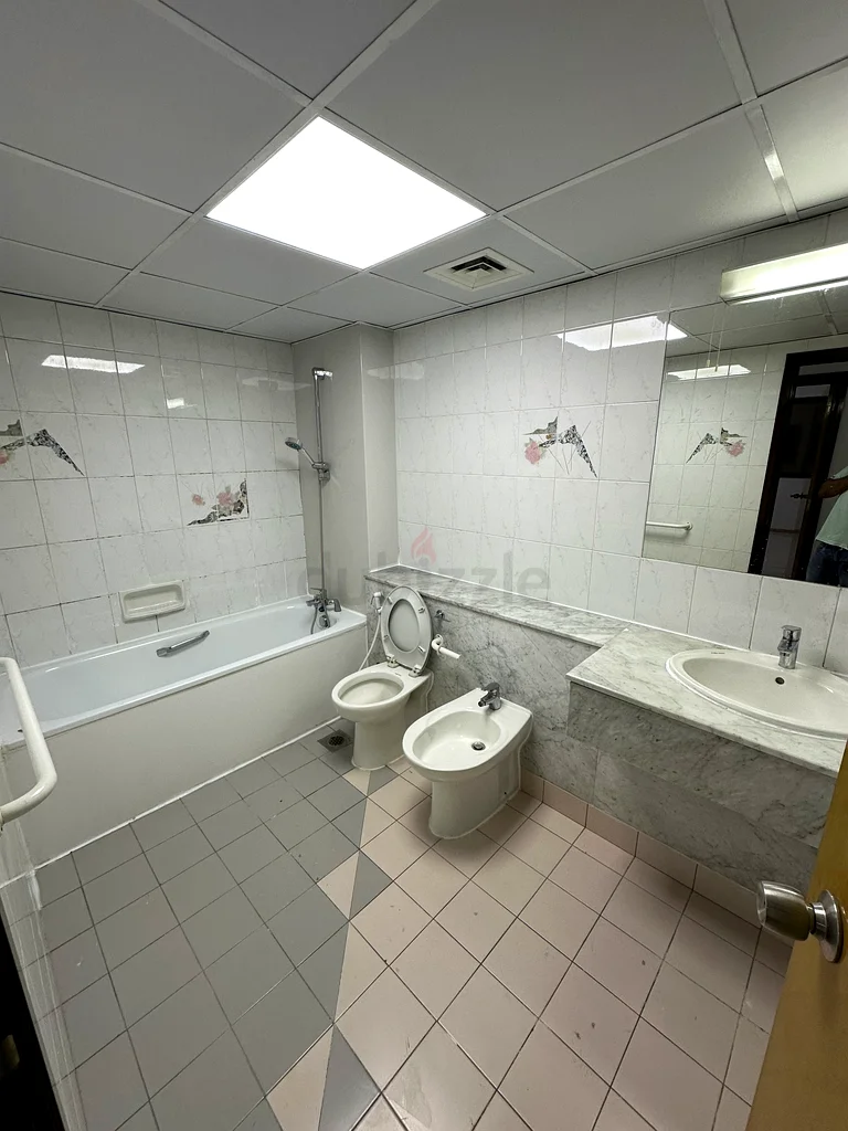 Private room at Mankhool prime Area- Ideal for single lady and working couples64049918911106113