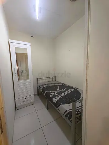 Executive partition single couple available  in Al barsha 1 near mall of emirates Al Barsha 1