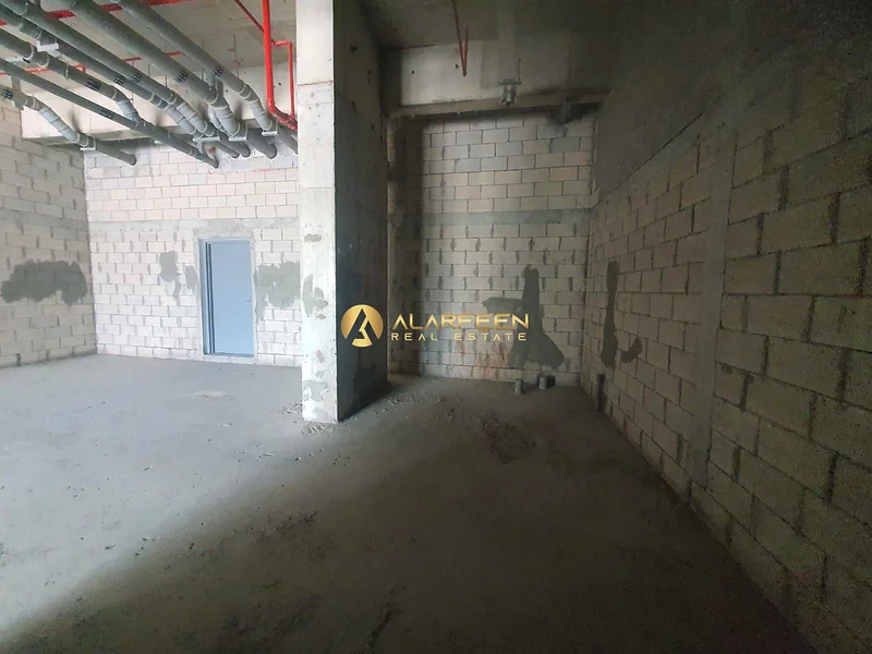 Spacious Shop | Shell and Core | Prime Location64065483772034111