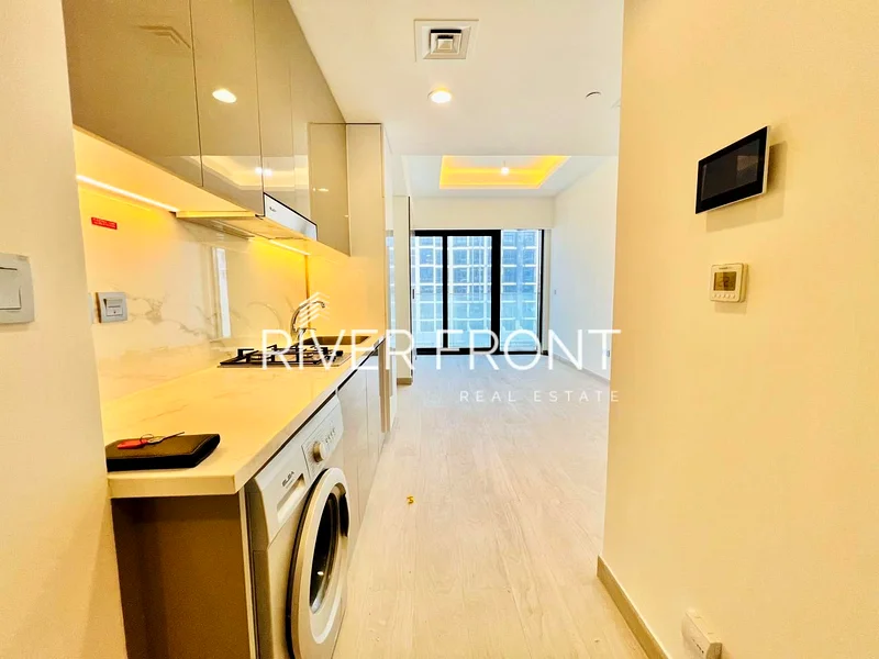 Luxury Studio | Ready to Move | On High Floor64151848208642112