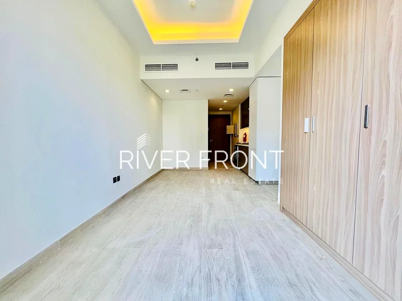 Luxury Studio | Ready to Move | On High Floor64151848208642110