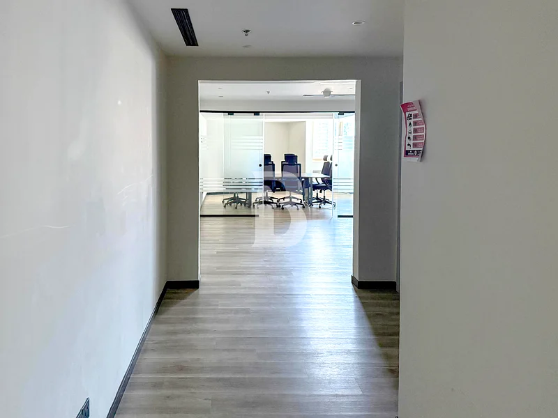 FURNISHED | GLASS PARTITION | NEXT TO METRO64071404777857113