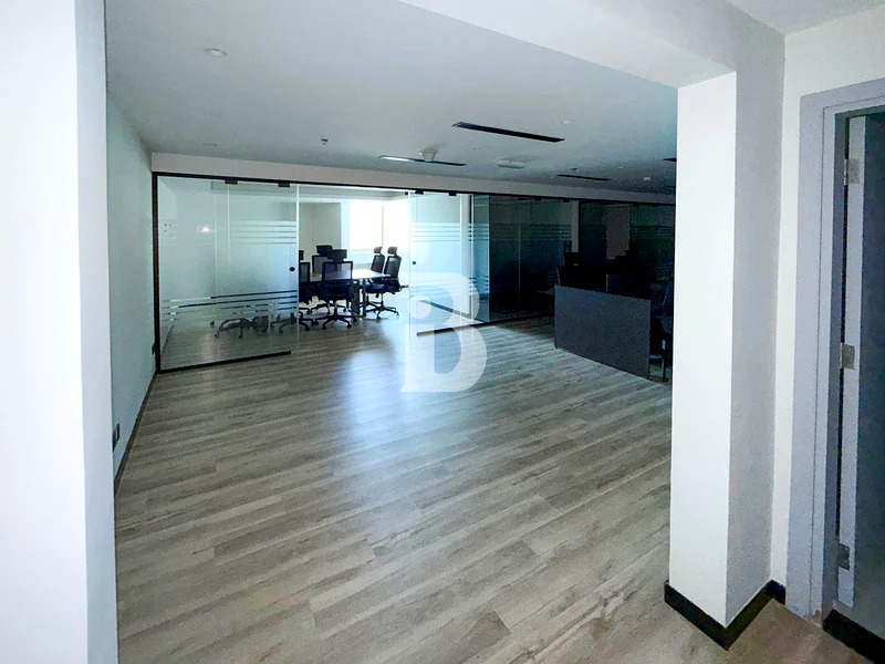 FURNISHED | GLASS PARTITION | NEXT TO METRO64071404777857112