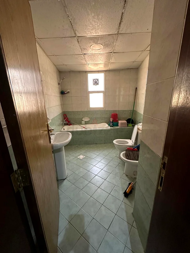Partition room available in alwarqa 164047867953795112