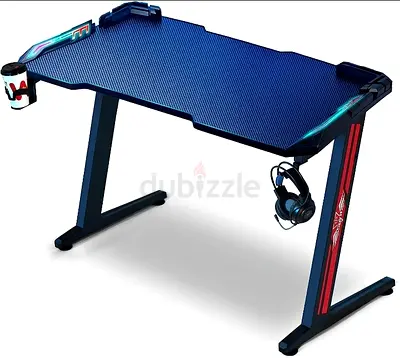 Sleek Gaming Desk with Built-in Headphone Holder