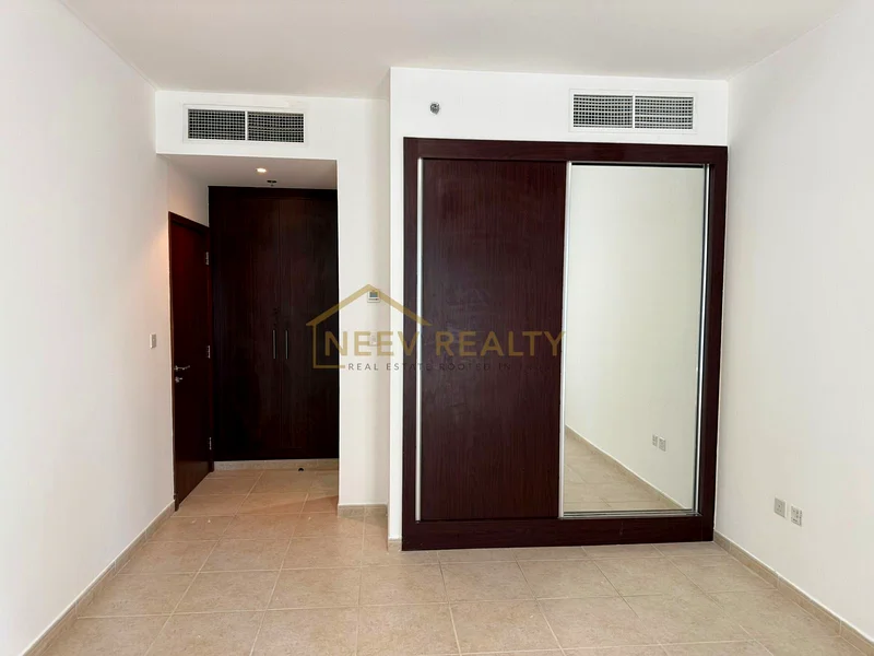 Fully Furnished | Vacant | Modern | Middle Floor64168394183937113