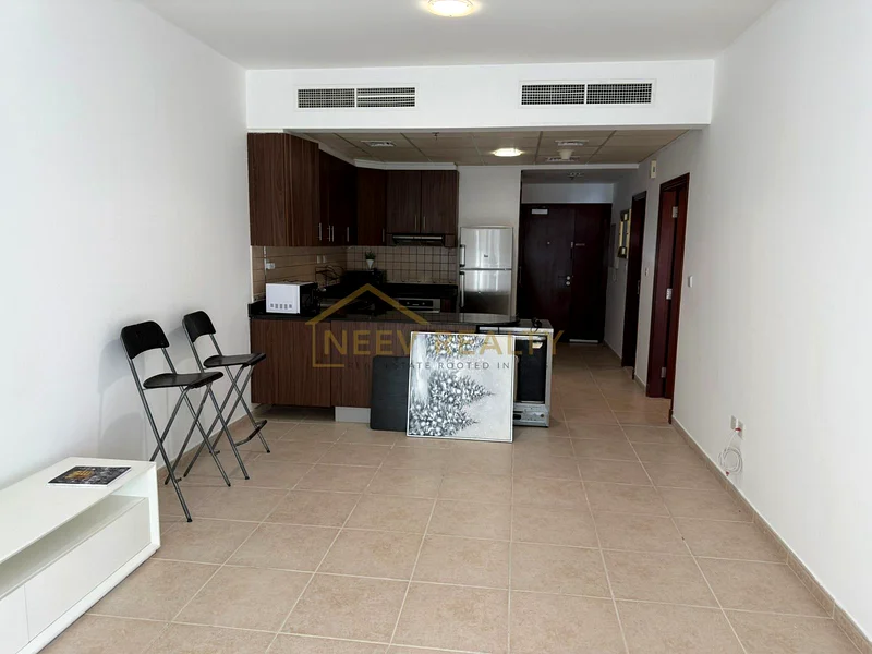 Fully Furnished | Vacant | Modern | Middle Floor64168394183937114