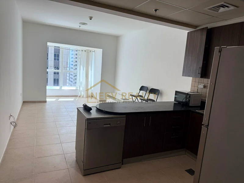 Fully Furnished | Vacant | Modern | Middle Floor64168394183937112