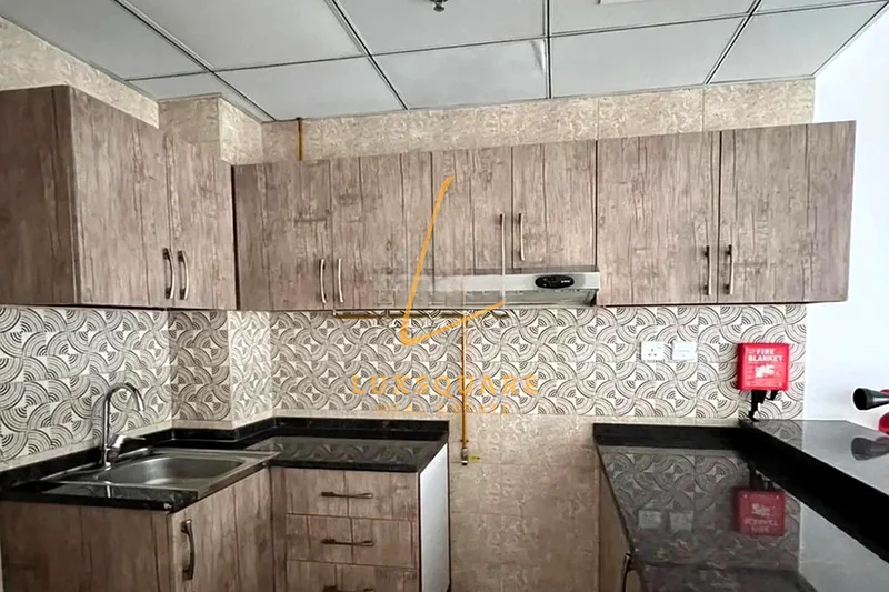 Unfurnished | Multiple Cheques | Bright Studio64178151879170112