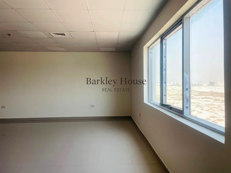 Spacious Office for Rent in Dubai | 1,402.97 Sq. Ft | Prime Location with Ample Parking64066252018561112