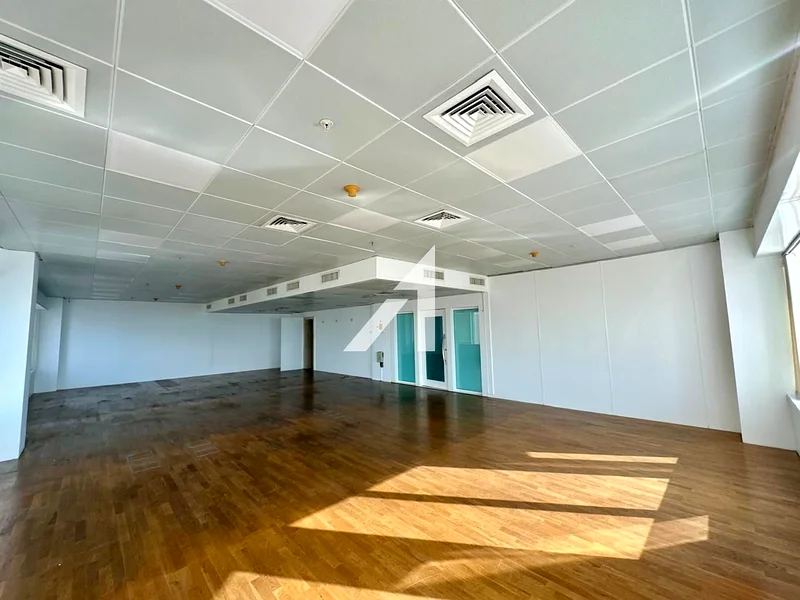 Prime Location|Near Metro |Fitted with Partitioned64067680656514111
