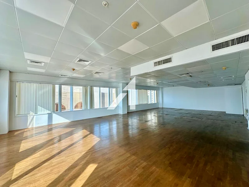 Prime Location|Near Metro |Fitted with Partitioned64067680656514114