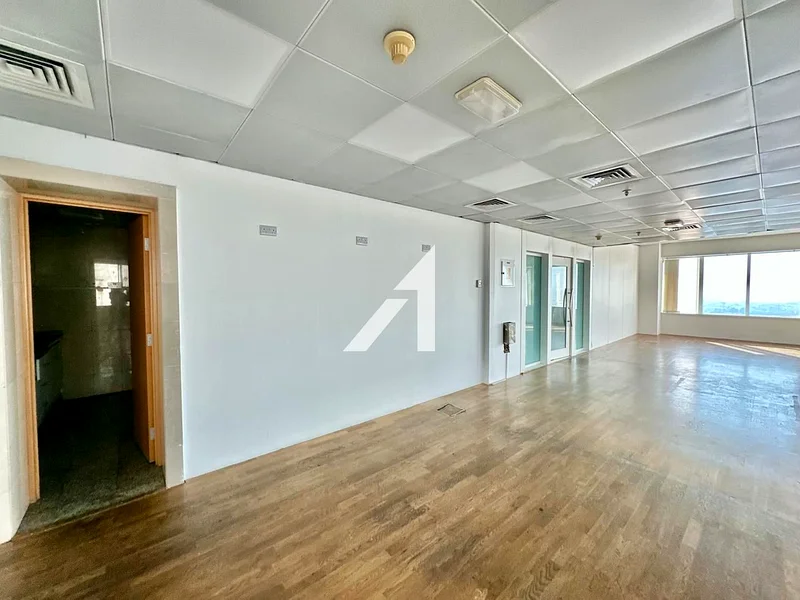 Prime Location|Near Metro |Fitted with Partitioned64067680656514113