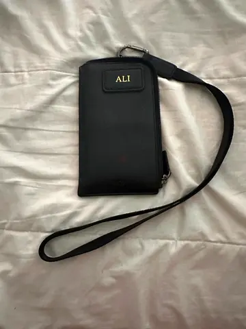 Stylish Black Sling Bag for Everyday Use