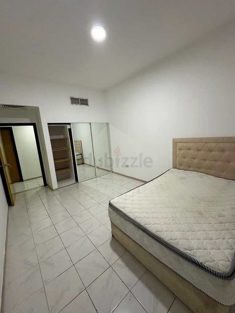 Private room at Mankhool prime Area- Ideal for single lady and working couples64049918911106110