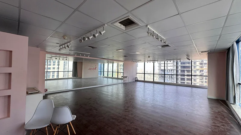 Full Lake View | Spacious Fitted Office | High Floor64072451408001111