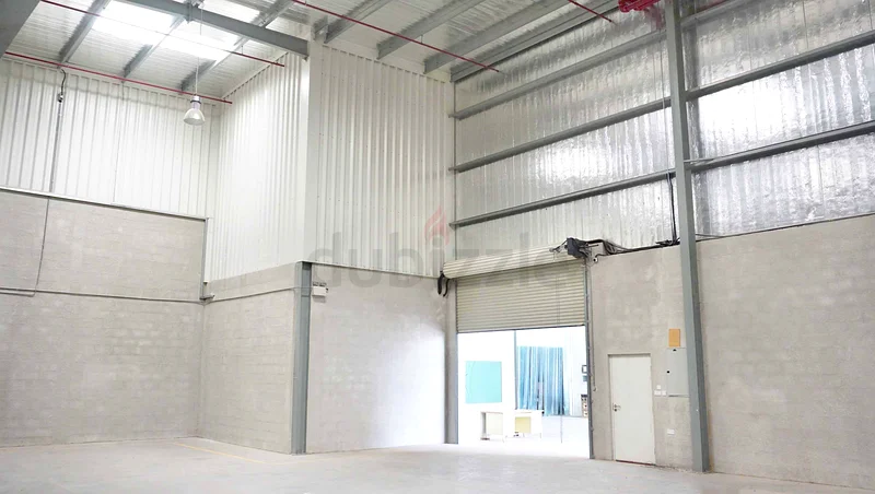 Warehouse in DIP2 - 11,300 Sqft with 3 Loading Bay-Direct from owner, for storage and small industry64065595992706113