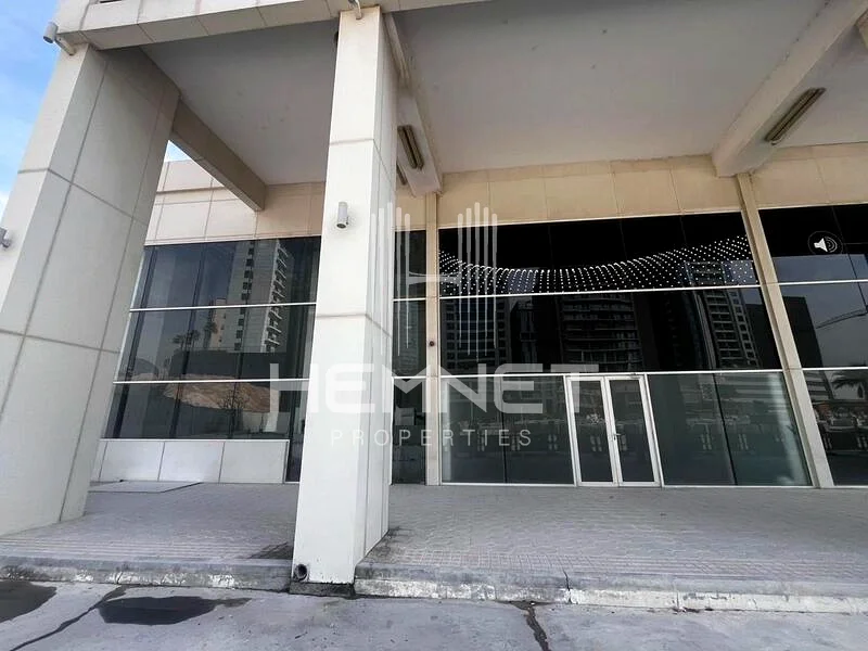 جاهز للبيع بالتجزئة | موقع متميز | متجر كامل64069305052163114