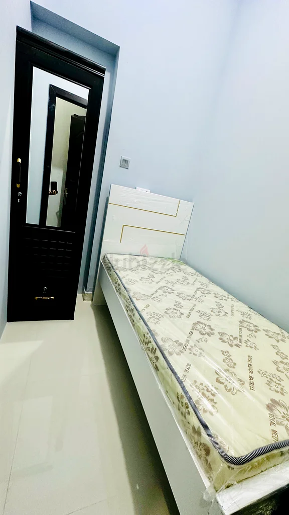 Available single partition room in dip 164055936224129110