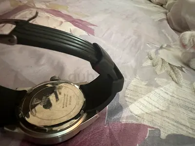 Stylish and Reliable Men’s Watch for Sale
