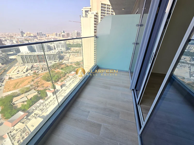 استوديو مشرق | طابق عالي | واسع64205274951682113