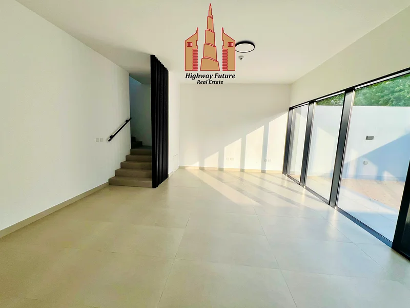 luxurious corner 3bhk | Ready To Move | Big Backyard in Robina Masaar Tilal City64052876764674112