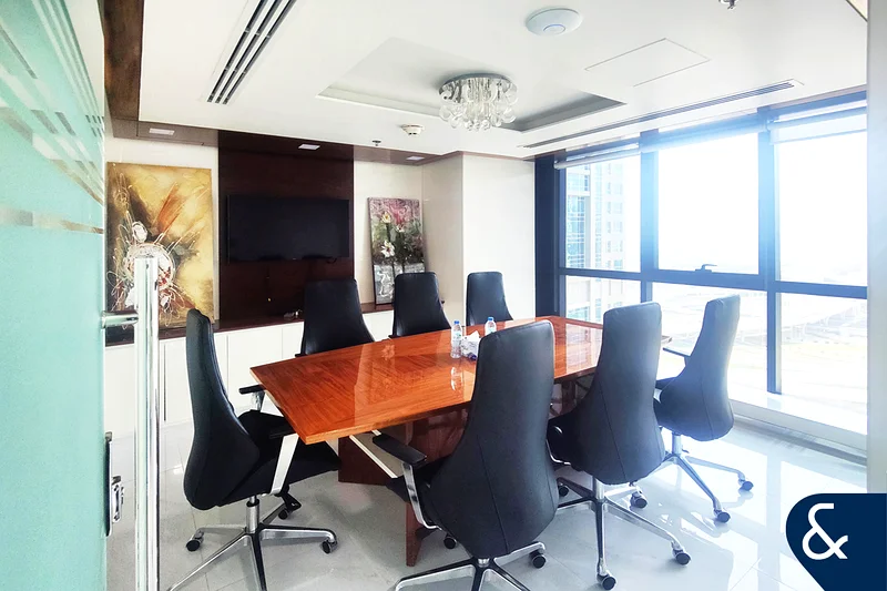 مؤثثة | موقع متميز في JLT | إطلالة على البحيرة64071785164419113