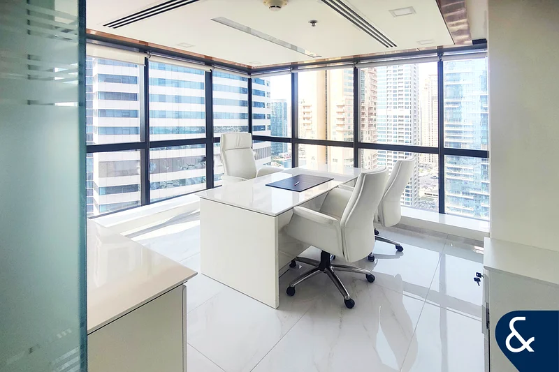 مؤثثة | موقع متميز في JLT | إطلالة على البحيرة64071785164419114