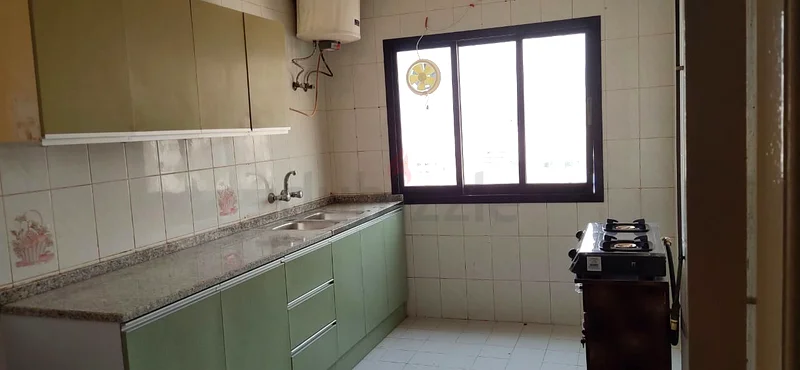 مساحة سرير للرجال في كيرالا بشارجة رولا64053525240707114