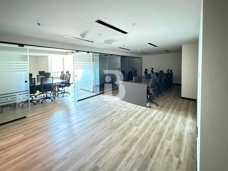 FURNISHED | GLASS PARTITION | NEXT TO METRO64071404777857110