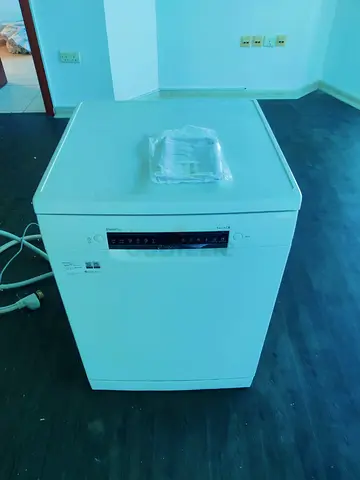 Bosch Dishwasher Series4 WiFi Connect system same as new