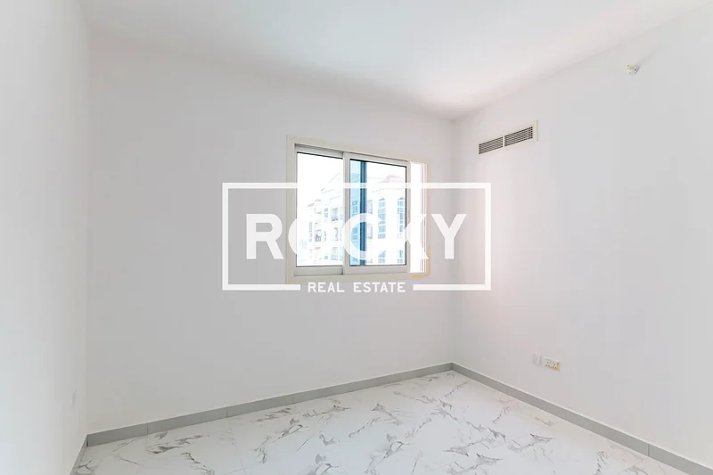 1 B/R with Balcony | Community View64052107661314114