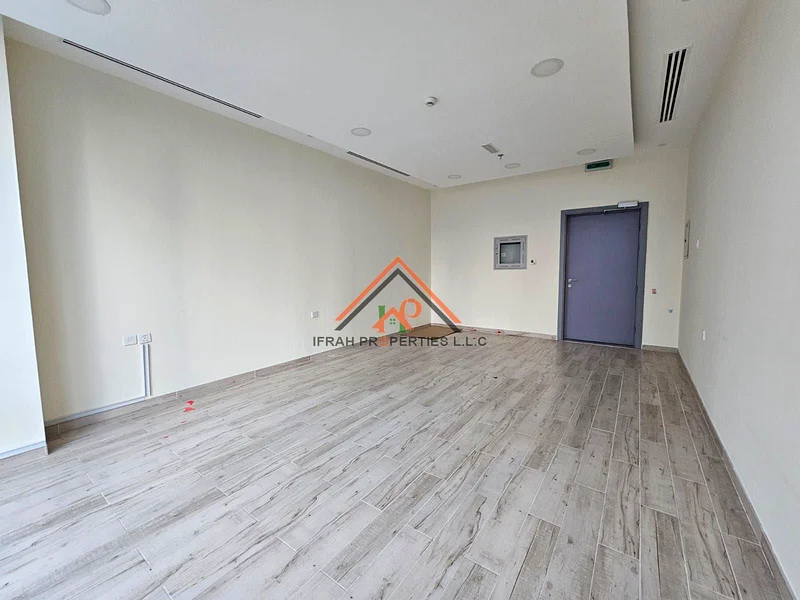 مجهز بالكامل || موقع متميز || مكتب شاغر64069748015617112