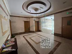 For sale: residential and commercial building ​​6,400 square feet, with good annual income.