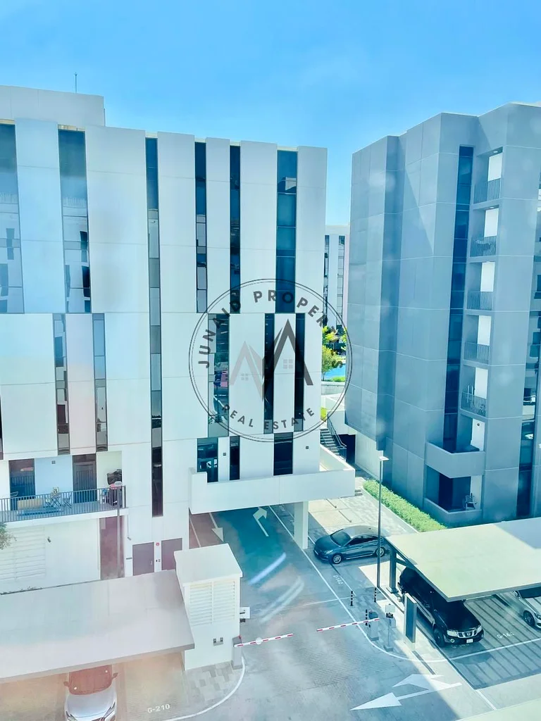 SPACIOUS STUDIO//-AMAZING LAYOUT//-OFFER OF THE DAY//-READY TO MOVE//-64052001335298112