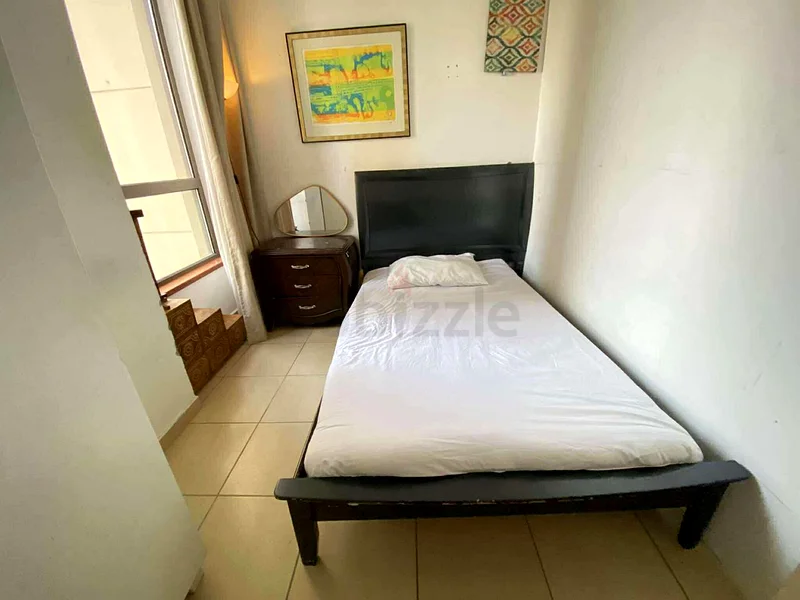 Partition with big window available  immediately in JBR64048917569026111