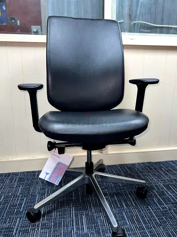 Herman Miller verus chair for sale