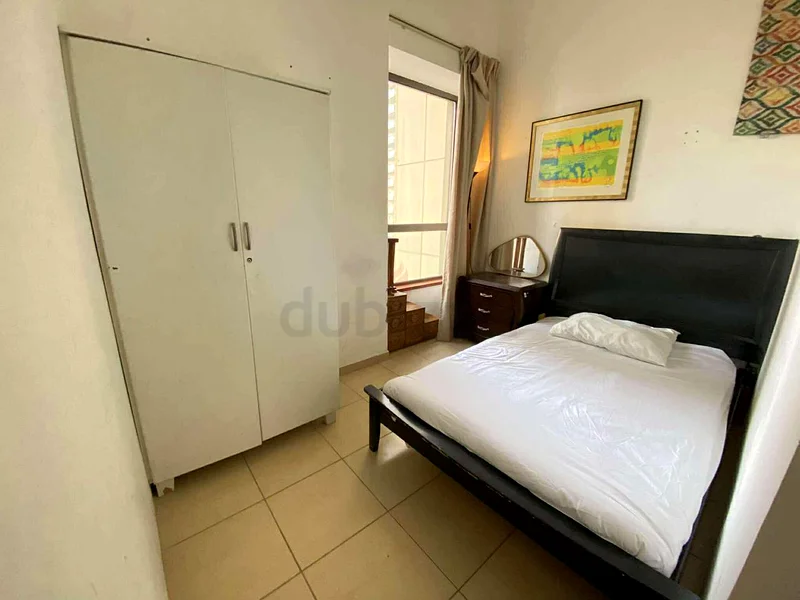 Partition with big window available  immediately in JBR64048917569026110