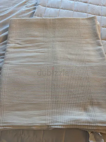 Soft Textured, White Cotton Blanket/Bedspread for Cozy Evenings 230x250cm