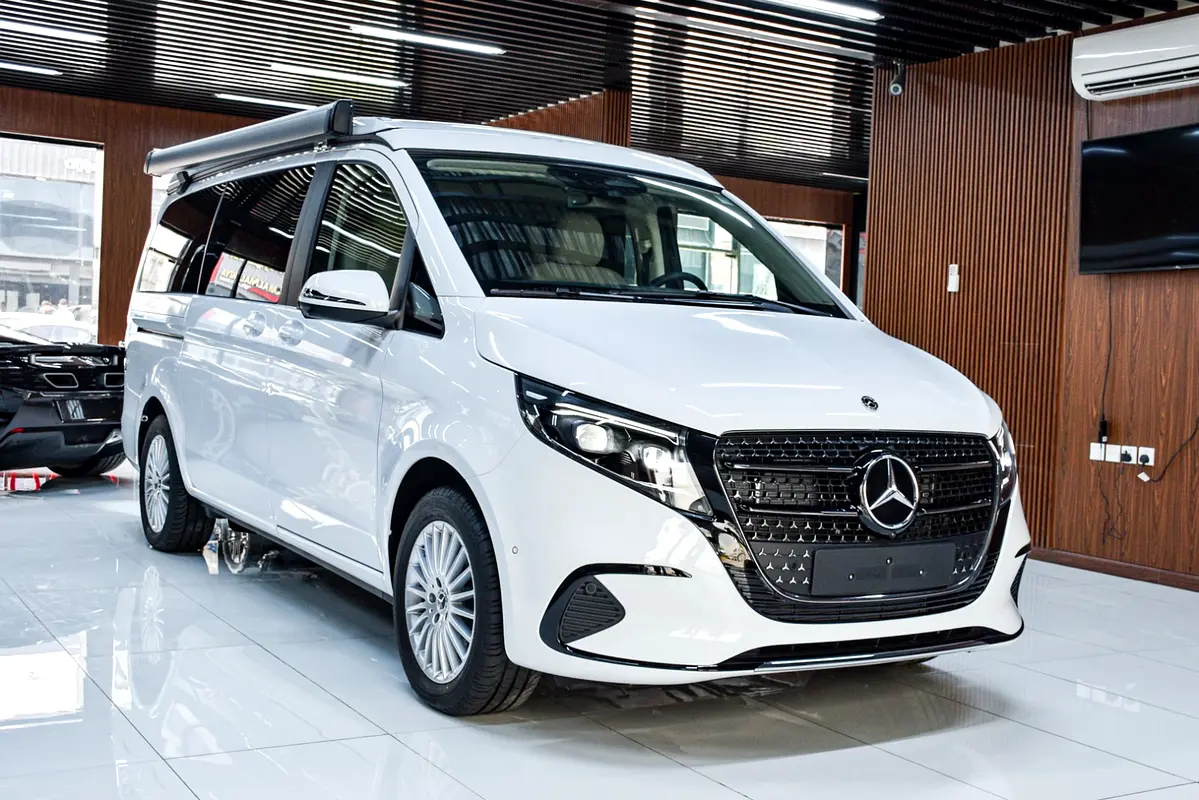Mercedes-Benz V-Class 2025 — photo 1 of 19