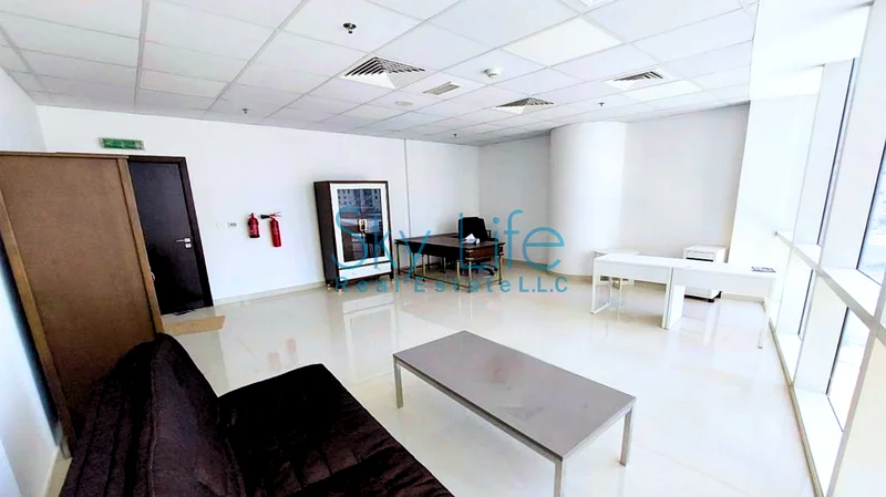 Bright and Spacious Office | Near to Metro | Vacant64070634907266113