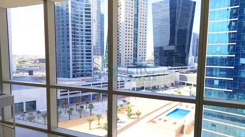 Bright and Spacious Office | Near to Metro | Vacant64070634907266112