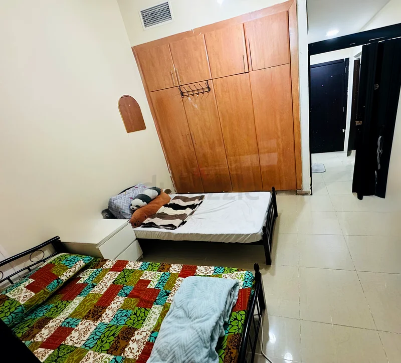 Bedspace Available in Master Room for Girl in JLT Cluster D, 1 minute walk from DMCC64055498387586110