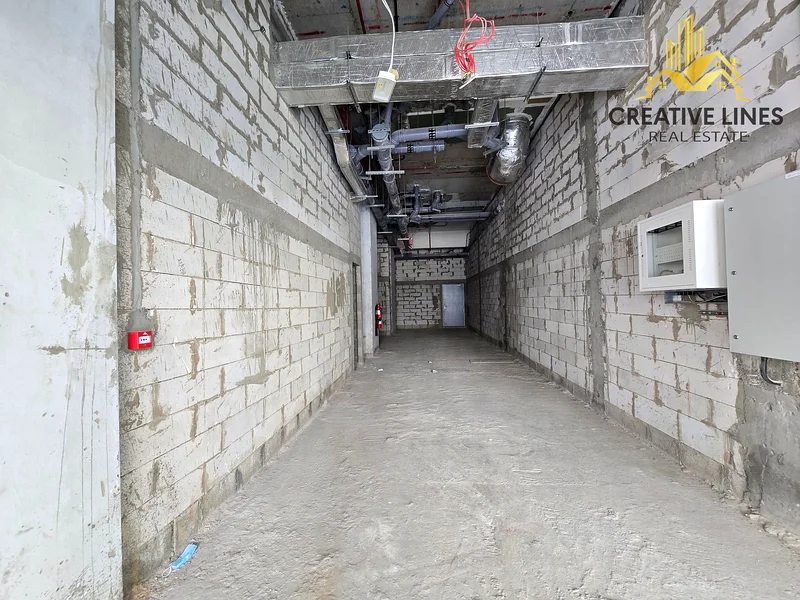 F & B SHOP - PARKING FRONT - PRIME LOCATION64065367672962110
