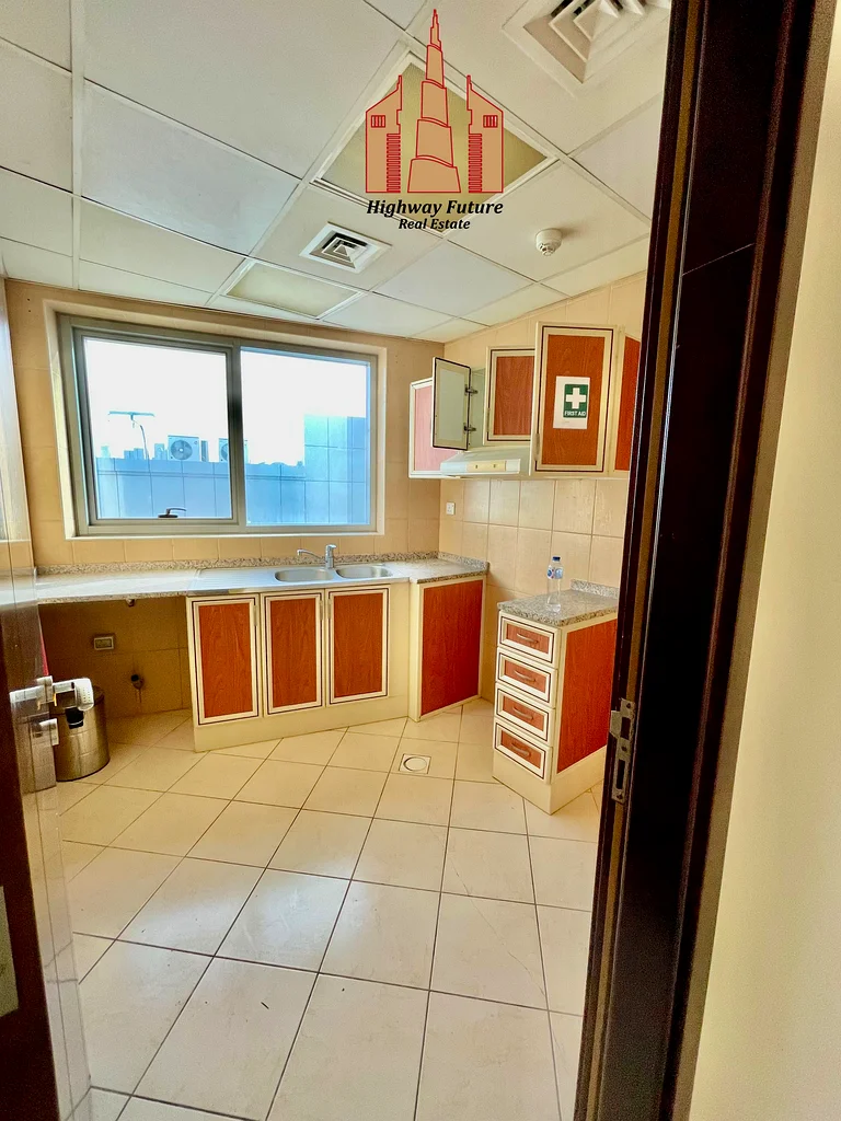 Sea view 2bhk in khan with gym and free parking only 48k 4cheques payment64052659913345114