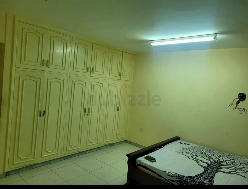 غرفة للإيجار (مؤثثة - العين)64054721652739112