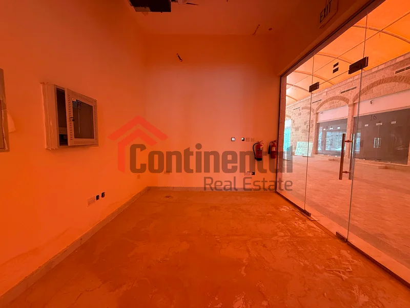 متاجر بعدة أحجام | مول جديد بالكامل64057361398658111