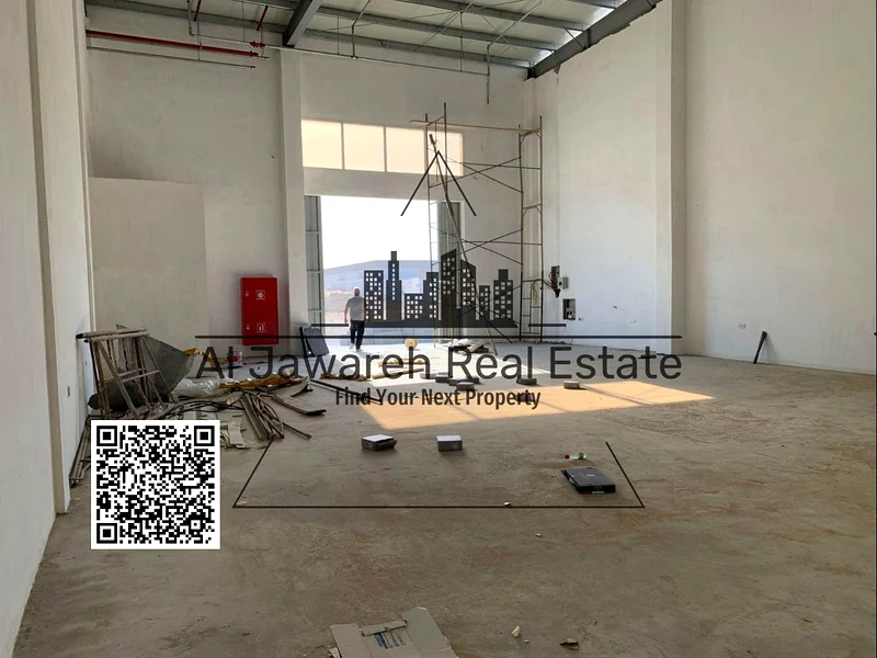 مستودع جديد، مساحته 2215 قدم مربع، كهرباء 21 كيلوواط64061056539905110