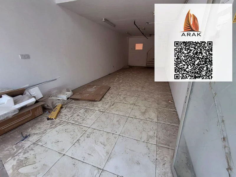 محل للإيجار في منطقة الجرف الصناعية 3: مساحة 800 قدم مربع طابق ميزانين64074891761153110