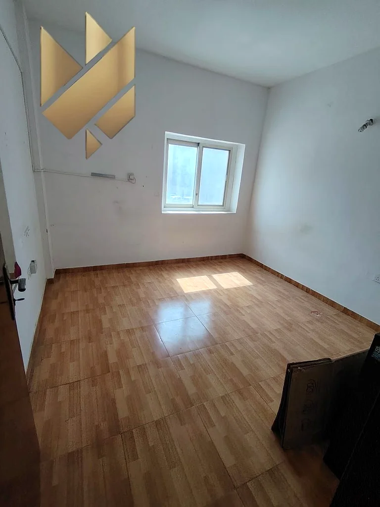 Fenced land – Multipurpose – Very large area – Bathroom – Kitchen64057911912449113